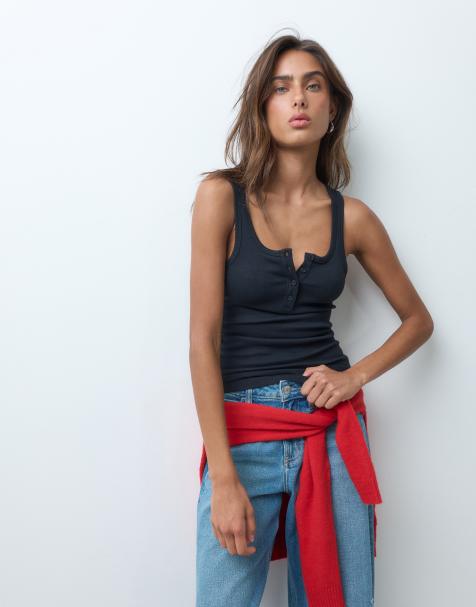 ASOS DESIGN geribbelde hemdje met lage ronde hals en knoopsluiting in zwart - view 1