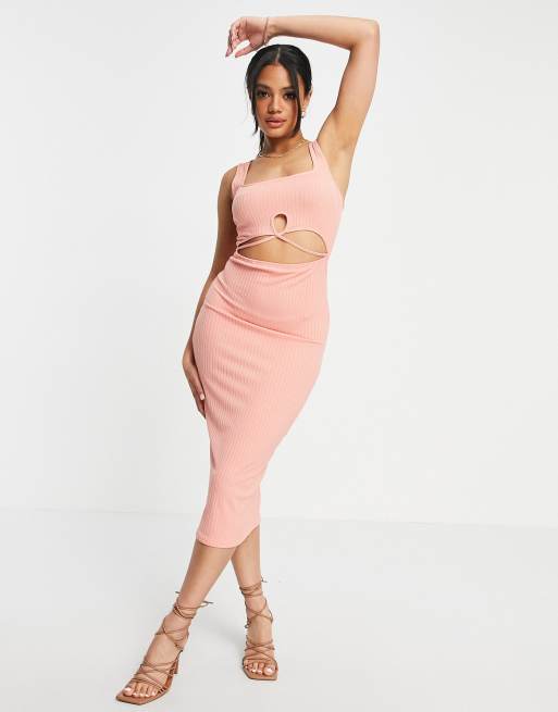 ASOS DESIGN - Geribbelde midi-jurk met dunne camibandjes en uitsnijding in koraal