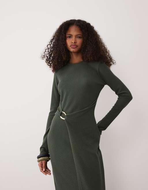 ASOS DESIGN - Geribbelde midi-jurk met gouden hardware in kaki, 4 van 4