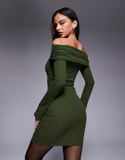 ASOS DESIGN - Geribbelde mini-jurk met bardothals en ruches in kaki, 3 van 4