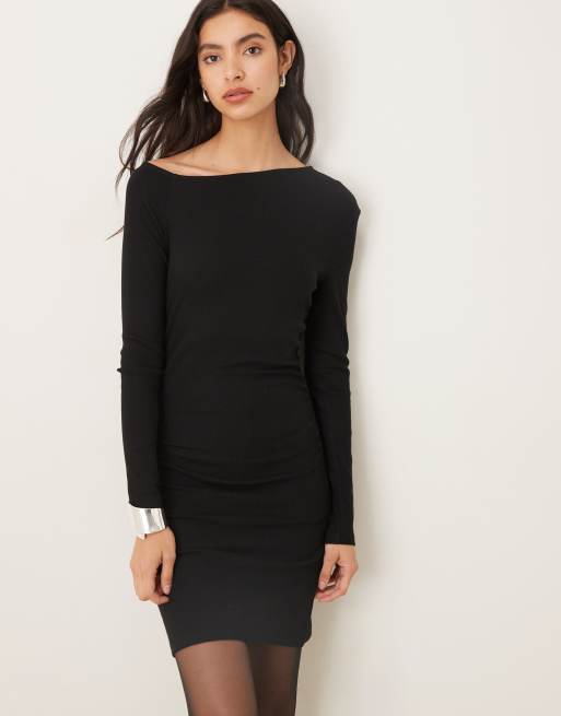 ASOS DESIGN - Geribbelde mini-jurk met lange mouwen en split aan de voorkant in zwart, 2 van 4