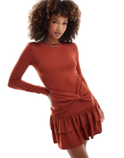 ASOS DESIGN - Geribbelde mini-jurk met rara-rok en lange mouwen in roest oranje