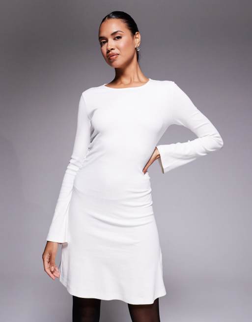 ASOS DESIGN - Geribbelde mini-swingjurk met rechte hals en gerimpelde zijkant in wit, 2 van 4
