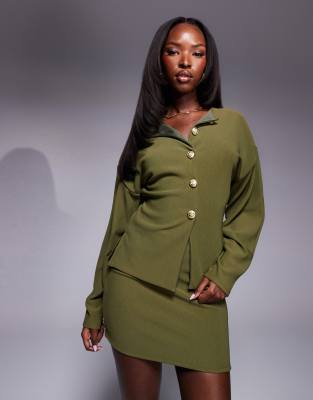 ASOS DESIGN - Geribbelde top met structuur, ballonmouwen en gouden knopen in olijfgroen, deel van co-ord set