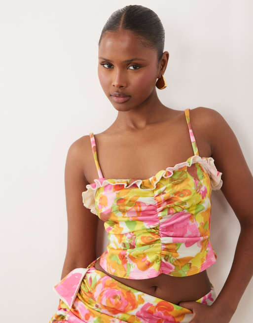 ASOS DESIGN - Co-ord set van crêpe met ruches en bloemenprint, 2 van 3