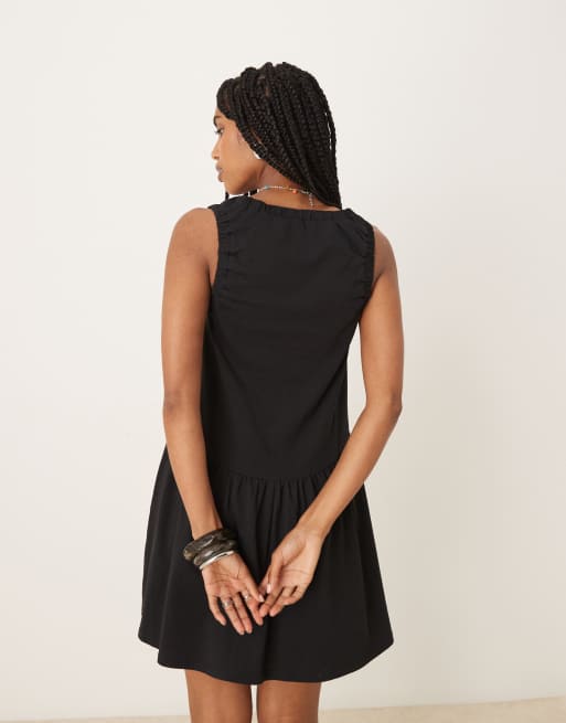 ASOS DESIGN - Gerimpelde mini jurk met lage ronde hals in zwart, 4 van 4