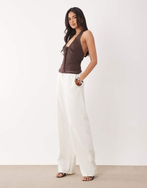ASOS DESIGN - Gerimpelde top van mesh met lage ronde hals en halternek in bruin, 2 van 4