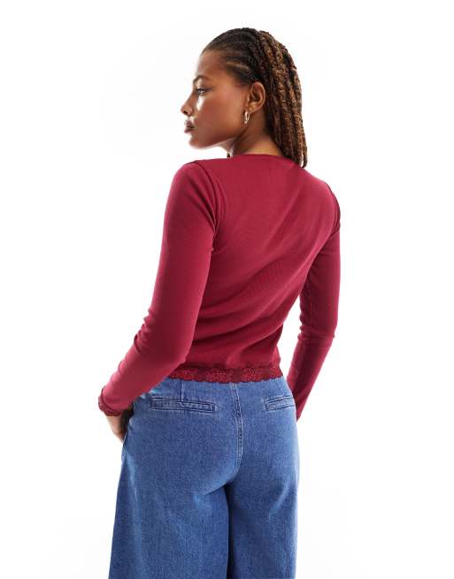 ASOS DESIGN – Gerippte, figurbetonte Strickjacke in Burgunderrot mit Spitzenbesatz, 4 von 4