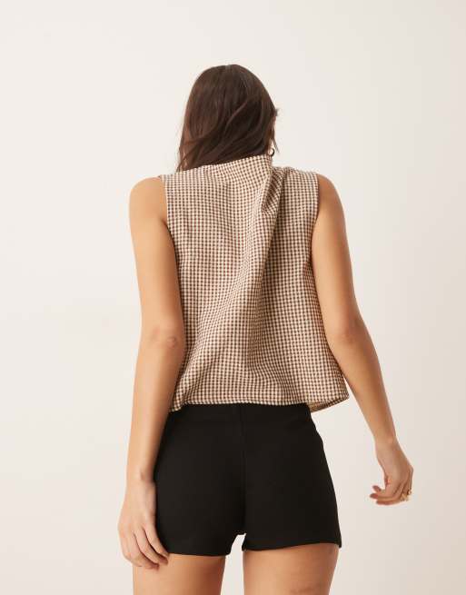 ASOS DESIGN – Gerippte Hotpants aus kompaktem Stoff in Schwarz