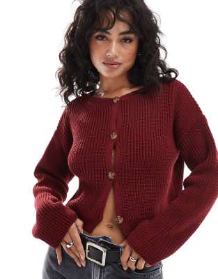 ASOS DESIGN - Gerippte Strickjacke in Burgunderrot mit Rundhalsausschnitt