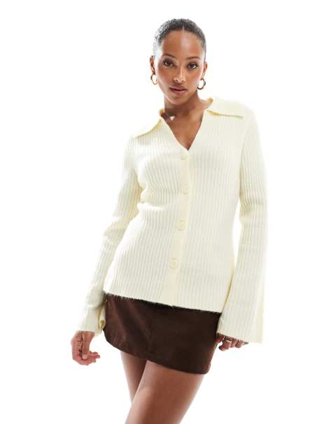 ASOS DESIGN – Gerippte Strickjacke in Buttermilch-Gelb mit Kragen - view 1