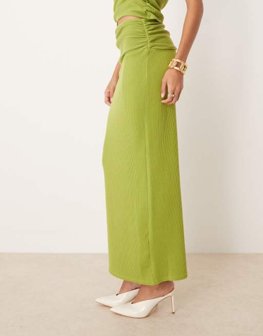 ASOS DESIGN – Gerippter Maxirock in Grün mit geraffter Taille und geradem Schnitt, 2 von 5