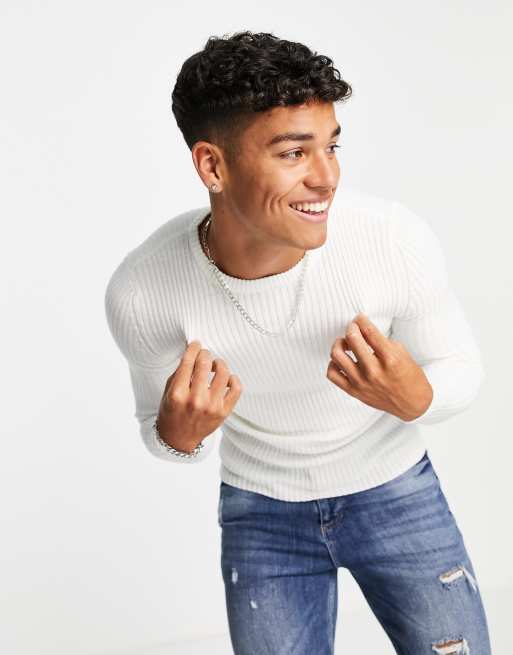 ASOS DESIGN – Gerippter Strickpullover in Weiß mit Muskelshirt-Passform und Rundhalsausschnitt