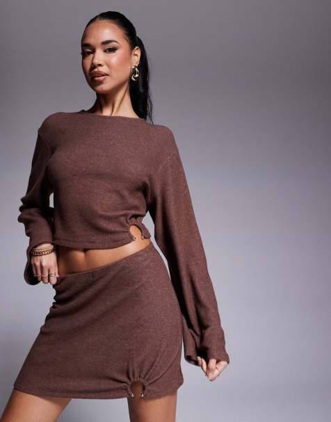 ASOS DESIGN – Geripptes, angerautes Oberteil in Braun mit Metallbesatz, Kombiteil - view 1