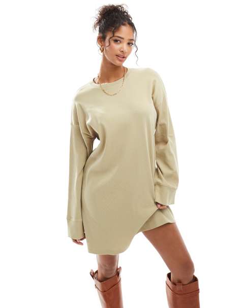 ASOS DESIGN – Geripptes, anschmiegsames Oversize-Minikleid in Haferbeige - view 1