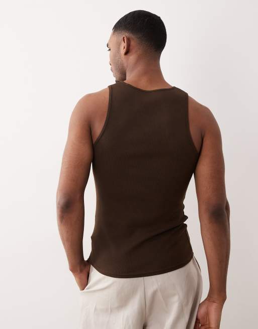 ASOS DESIGN – Geripptes Basic-Muskelshirt in Braun, 4 von 5