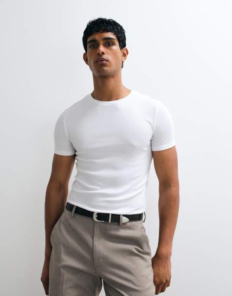 ASOS DESIGN – Geripptes Basic-T-Shirt in Weiß mit körperbetontem Schnitt - view 1