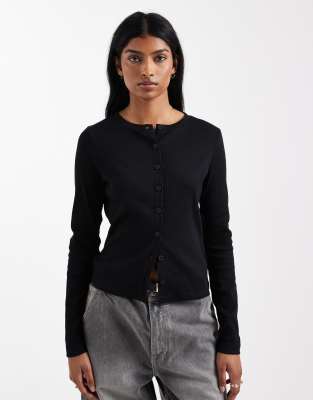 ASOS DESIGN - Geripptes Baumwoll-Oberteil in Schwarz mit Rundhalsausschnitt und durchgehender Knopfleiste