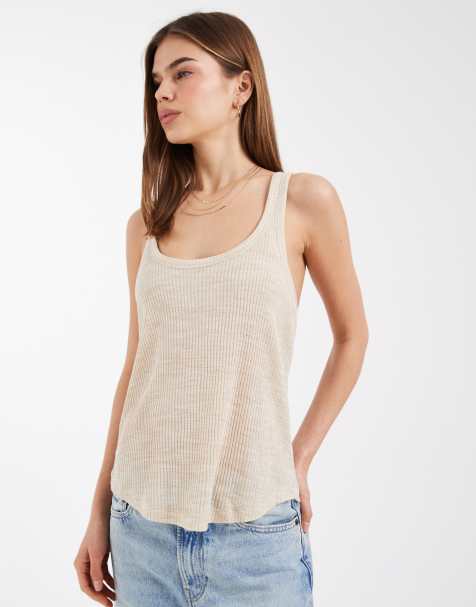 ASOS DESIGN – Geripptes, durchscheinendes Trägertop in Cremeweiß mit U-Ausschnitt - view 1