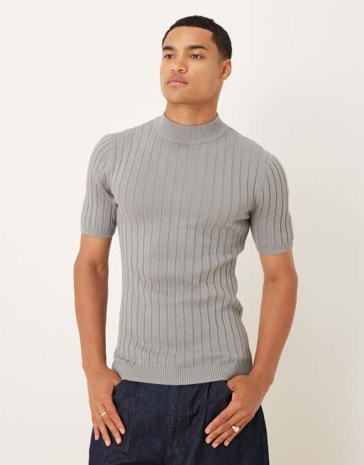 ASOS DESIGN – Geripptes, gestricktes Muskel-T-Shirt in Grau mit Stehkragen - view 1