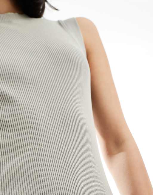 ASOS DESIGN – Geripptes, hochgeschlossenes Tanktop-Midikleid in verwaschenem Grau im 90er-Stil, 3 von 4