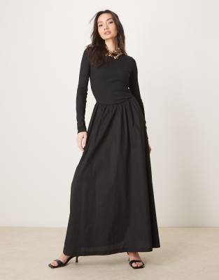 ASOS DESIGN - Geripptes Hybrid-Maxikleid in Schwarz