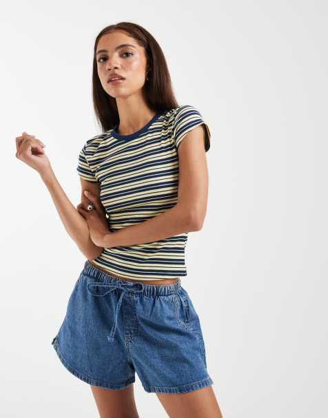 ASOS DESIGN – Geripptes, knapp geschnittenes T-Shirt in Gelb und Marineblau gestreift - view 1