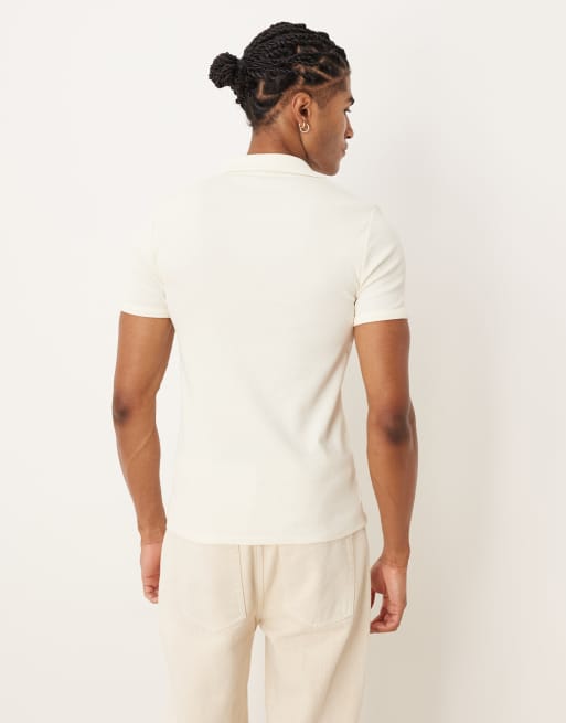 ASOS DESIGN – Geripptes, körperbetontes Polohemd in Cremeweiß mit Reverskragen, 3 von 5