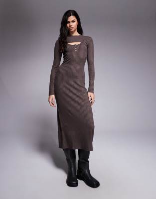 ASOS DESIGN - Geripptes, langärmliges Maxikleid in Schokobraun mit Knopfleiste, U-Ausschnitt und Strickjacken-Detail-Bro...