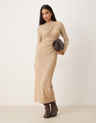 ASOS DESIGN - Geripptes Maxikleid in einem melierten Naturton mit Drapierung-Neutral