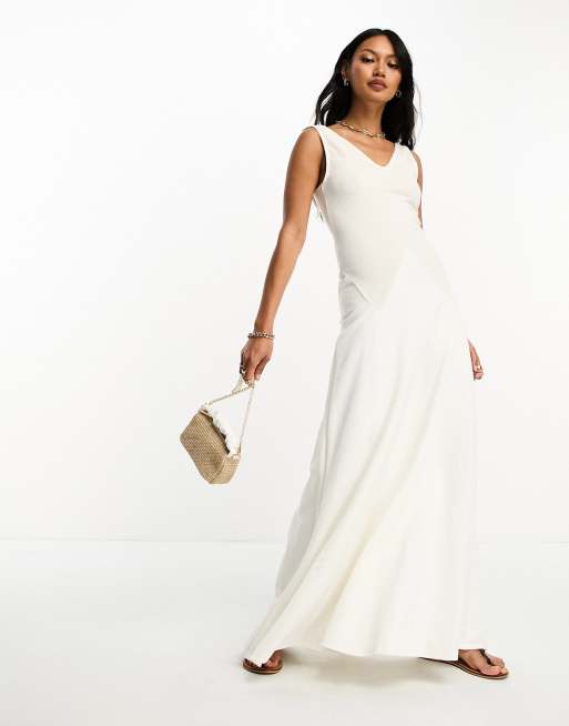 ASOS Design – Geripptes Midikleid in Creme mit V-Ausschnitt, tiefem Rückenausschnitt und verdrehtem Riemen