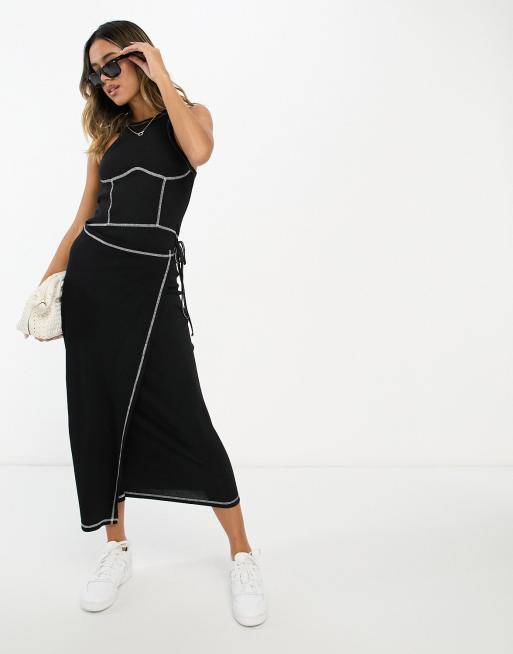 ASOS DESIGN – Geripptes Midikleid in Schwarz mit Wickelrock und Kontrastnaht
