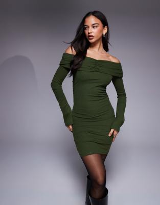 ASOS DESIGN - Geripptes Minikleid in Khaki mit Raffung und Carmen-Ausschnitt-Grün