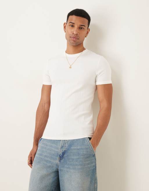 ASOS Design – Geripptes Muskel-T-Shirt in strukturiertem Weiß