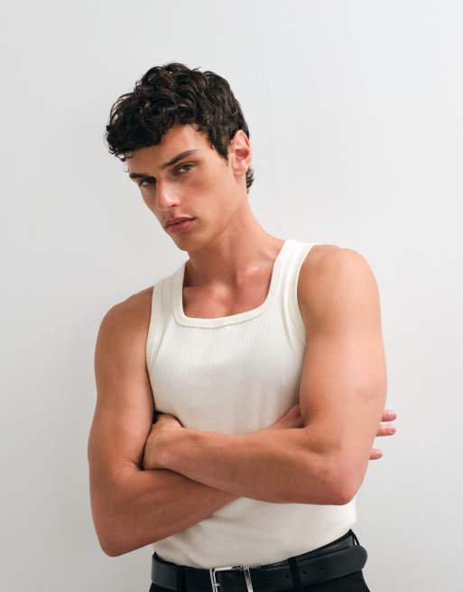 ASOS DESIGN – Geripptes Muskelshirt aus superschwerem Material in Creme mit eckigem Ausschnitt, 5 von 5