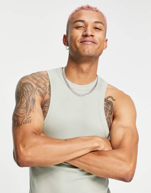 ASOS DESIGN – Geripptes Muskelträgertop in verwaschenem Khaki mit Racer-Ausschnitt