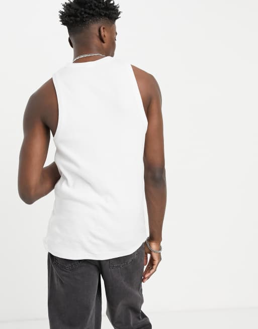 ASOS DESIGN – Geripptes Muskelträgertop mit Racer-Ausschnitt in Weiß, 2 von 4