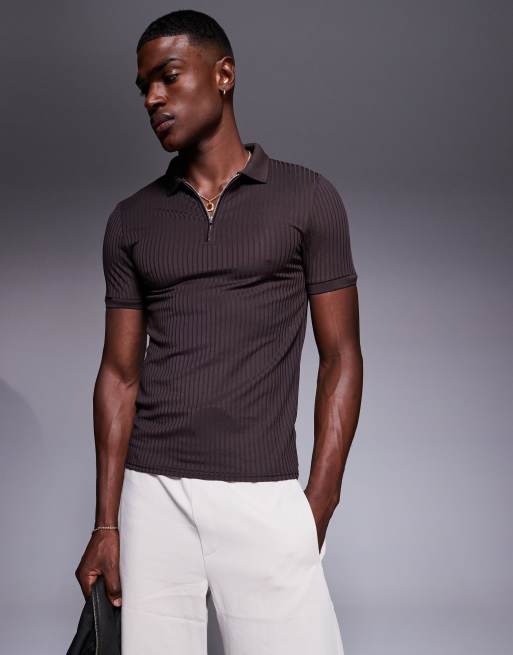  ASOS DESIGN – Geripptes Polohemd in Braun mit körperbetontem Schnitt und Reißverschluss