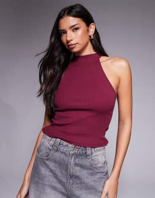 ASOS DESIGN - Geripptes Racer-Oberteil in Burgunderrot mit Ringerrücken-Brown