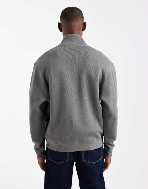 ASOS DESIGN – Geripptes Relaxed-Fit-Sweatshirt mit kurzem Reißverschluss und sportlichem Print, 3 von 5