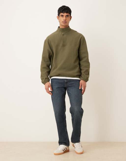 ASOS DESIGN – Geripptes Relaxed-Fit-T-Shirt in Khaki mit Stehkragen, 2 von 5