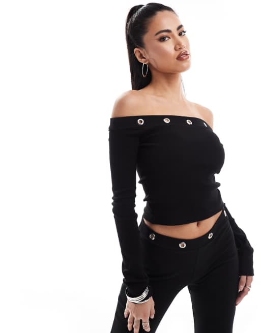 ASOS DESIGN – Geripptes schulterfreies Oberteil in Schwarz mit Ösendetail, Kombiteil