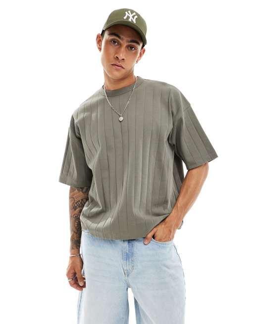 ASOS DESIGN – Geripptes T-Shirt in Khaki mit kastigem Oversize-Schnitt