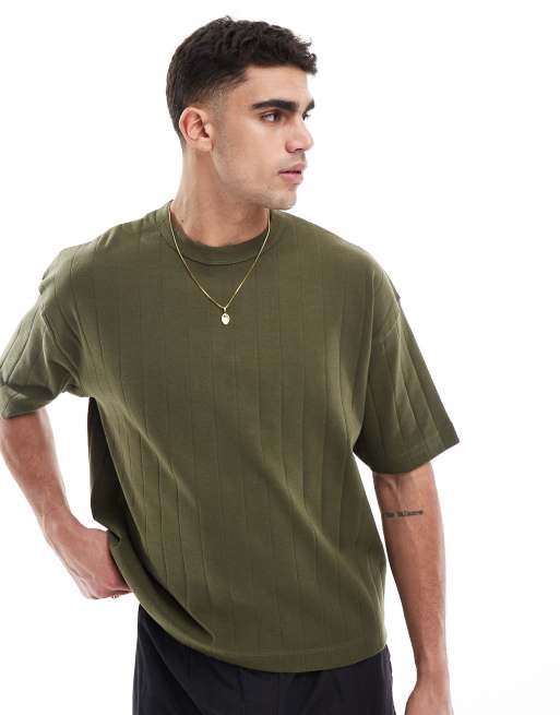 ASOS DESIGN – Geripptes T-Shirt in Khaki mit kastigem Oversize-Schnitt