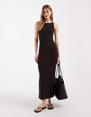 ASOS DESIGN - Geripptes Tanktop-Midikleid in Schokobraun-Brown