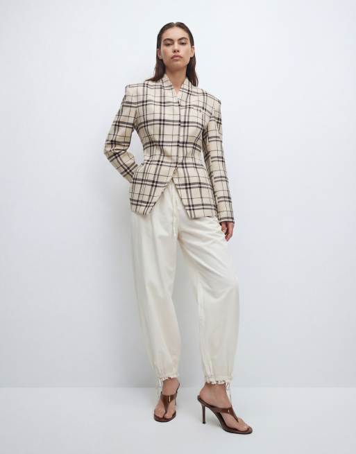 ASOS DESIGN - Geruite blazer met hoge overslag in crème, 9 van 11