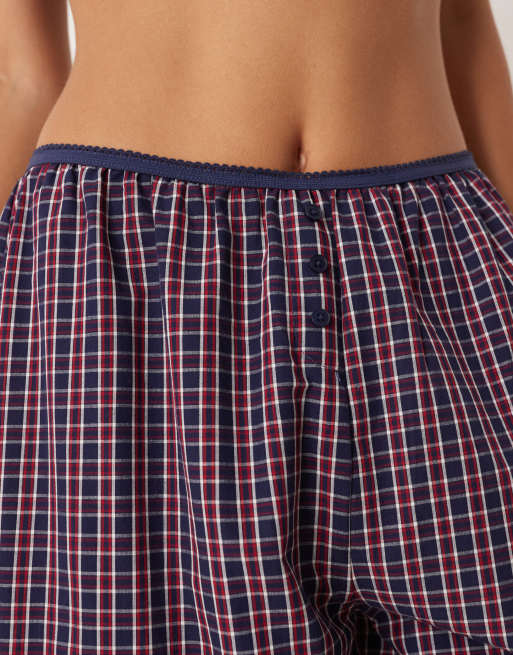ASOS DESIGN - Geruite pyjamabroek met wijde pijpen en elastische tailleband in rood en blauw, 5 van 5