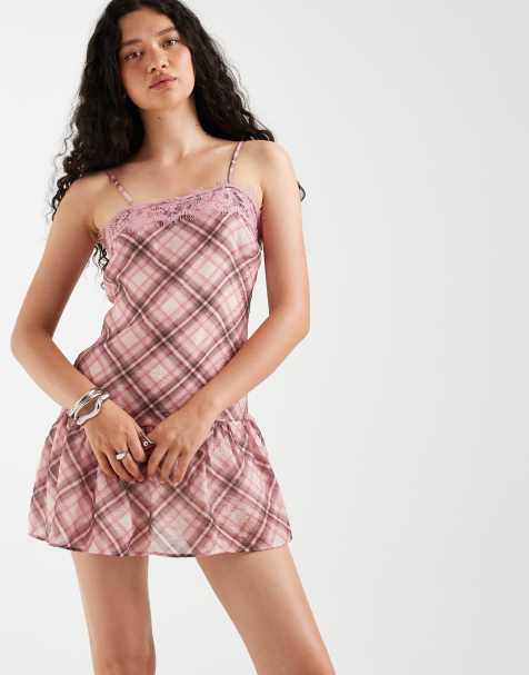 ASOS DESIGN - Geruite satijnen mini jurk met verlaagde taille en kanten rand - view 1