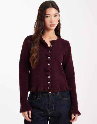 ASOS DESIGN - Gerüschte Strickjacke in Weinrot mit Wollanteil