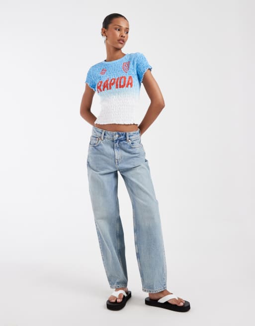 ASOS DESIGN - Gesmokt voetbalshirt met kleurverloop in ijsblauw, 2 van 4